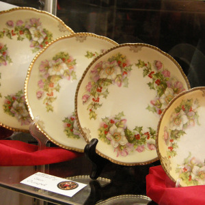 Holly Pattern China