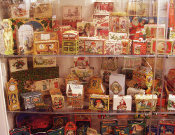 Christmas Candy Boxes - The Golden Glow of Christmas Past®