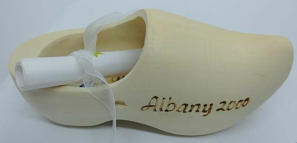 2000 Albany, New York Wooden Shoe